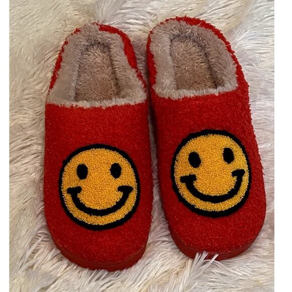 Jenni by Jennifer Moore Red Smiley Face Slippers - Size 7 - 8 (NWT) - Picture 1 of 3